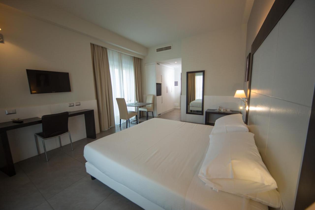 Grand Hotel Balestrieri Torre Melissa エクステリア 写真