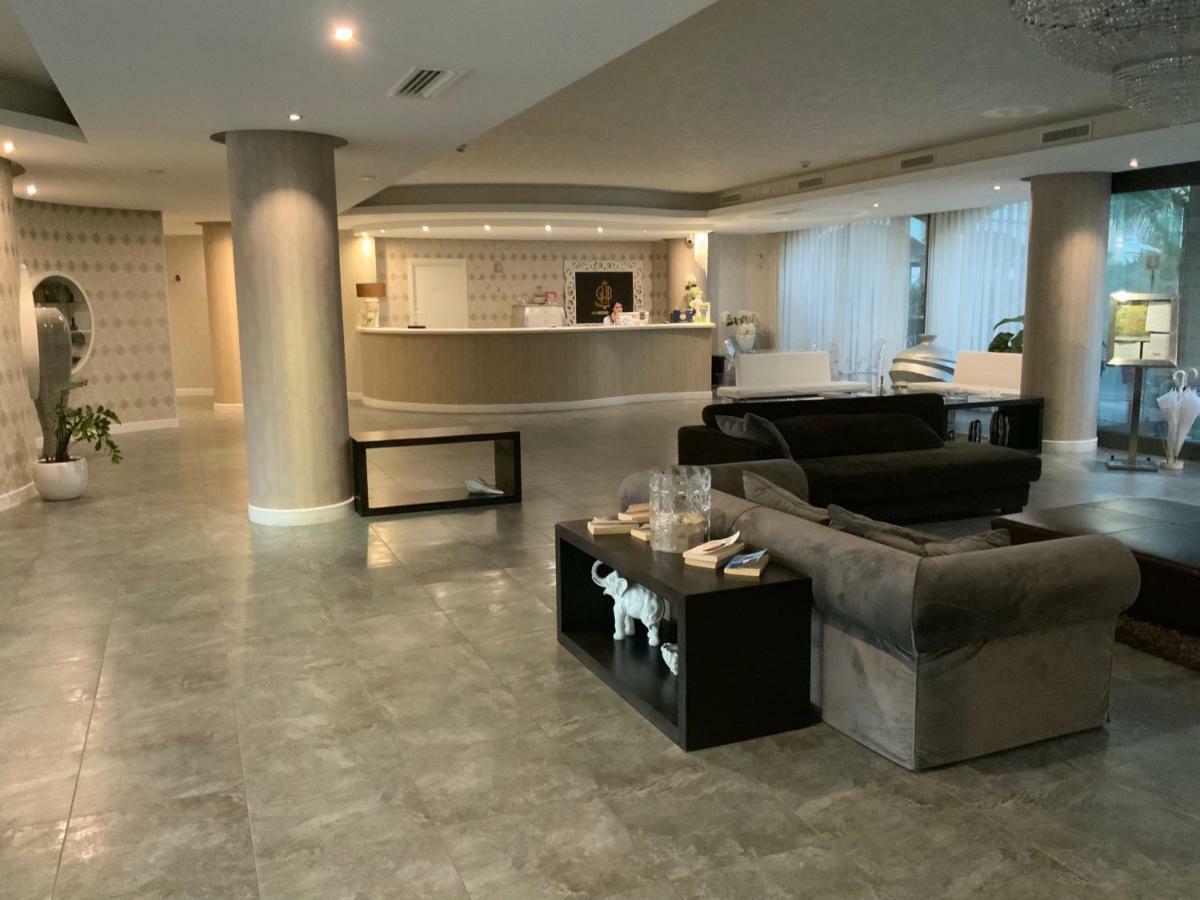 Grand Hotel Balestrieri Torre Melissa エクステリア 写真