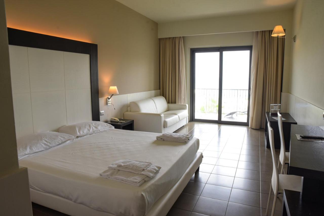 Grand Hotel Balestrieri Torre Melissa エクステリア 写真